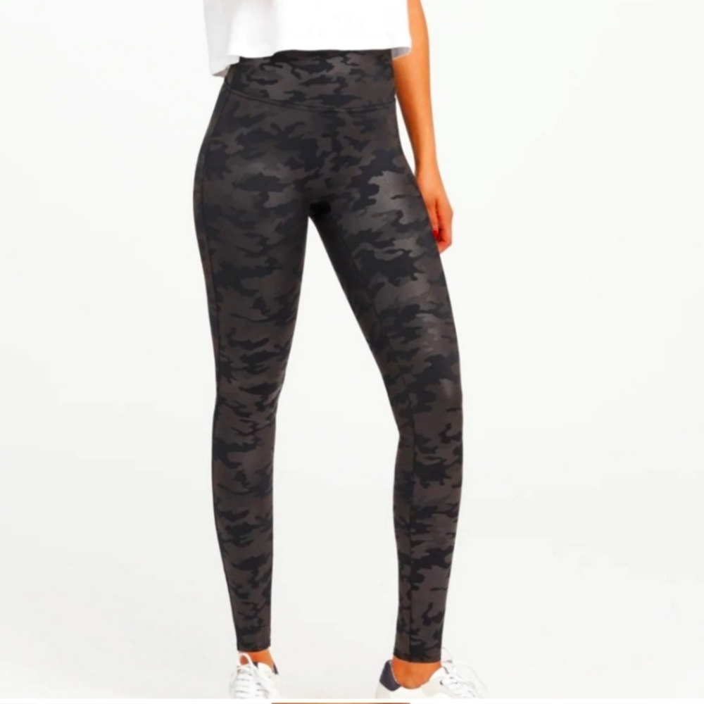 Camo High-Waisted Leggings